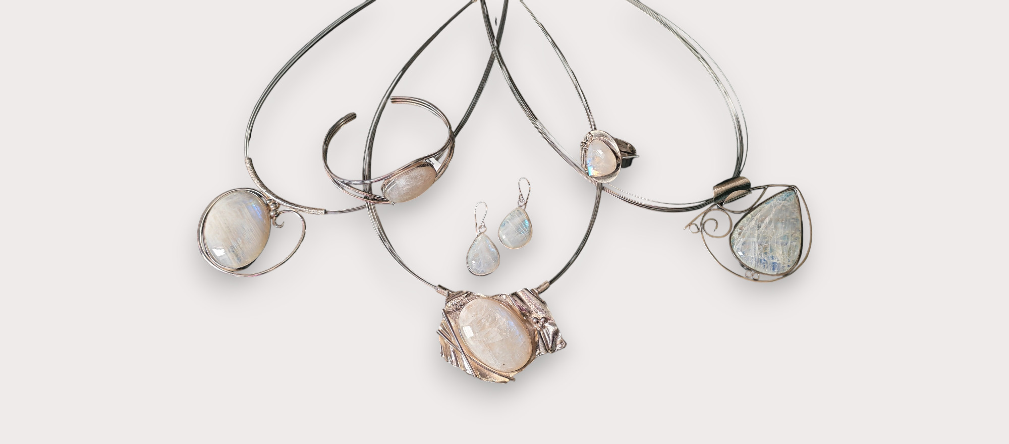 Silberschmuck mit Mondstein