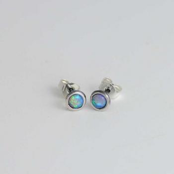 Ohrstecker mit Opal rund 5mm