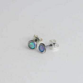 Preview: Ohrstecker mit Opal rund 5mm