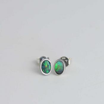 Ohrstecker oval mit Opal 5x7 mm