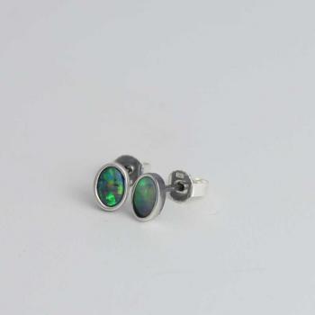 Preview: Ohrstecker oval mit Opal 5x7 mm