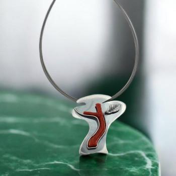 Halsschmuck Koralle in 925 Silber.