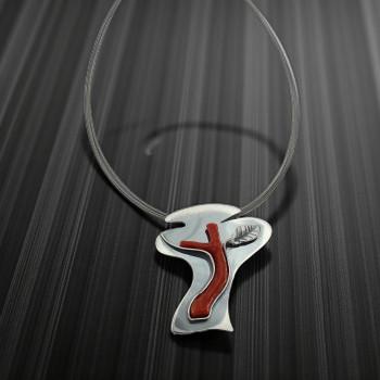 Halsschmuck Koralle in 925 Silber.