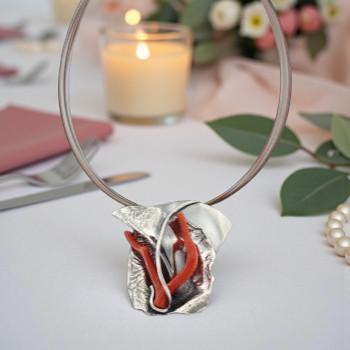 Halsschmuck Koralle in 925 Silber.