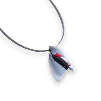 Halsschmuck mit Koralle