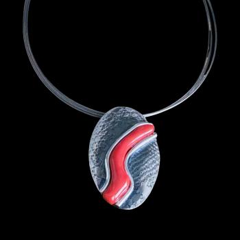 Halsschmuck mit Koralle