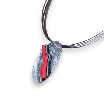 Halsschmuck mit Koralle