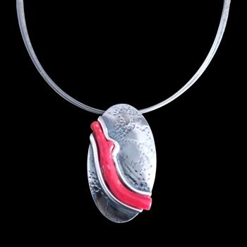 Halsschmuck mit Koralle