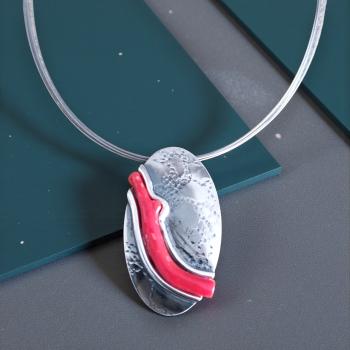 Halsschmuck mit Koralle