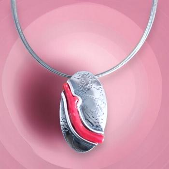 Halsschmuck mit Koralle