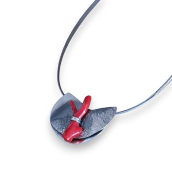 Halsschmuck mit Koralle