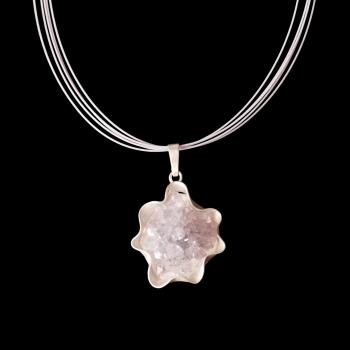 Halsschmuck mit Amethystrose