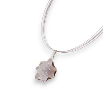 Halsschmuck mit Amethystrose