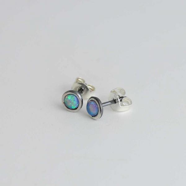 Ohrstecker mit Opal rund 5mm