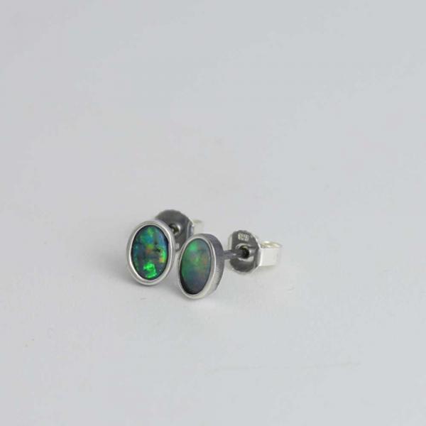 Ohrstecker oval mit Opal 5x7 mm