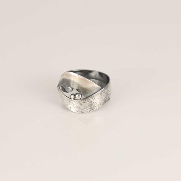Ring "geschwungen"