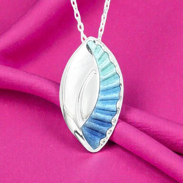 AH Shines of Color blau 18.01