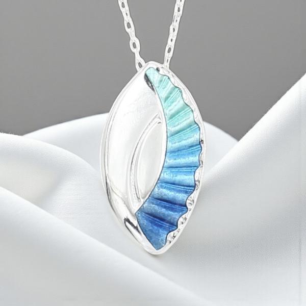 AH Shines of Color blau 18.01