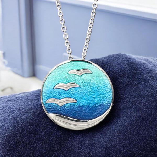 AH Shines of Color "Möwen" blau