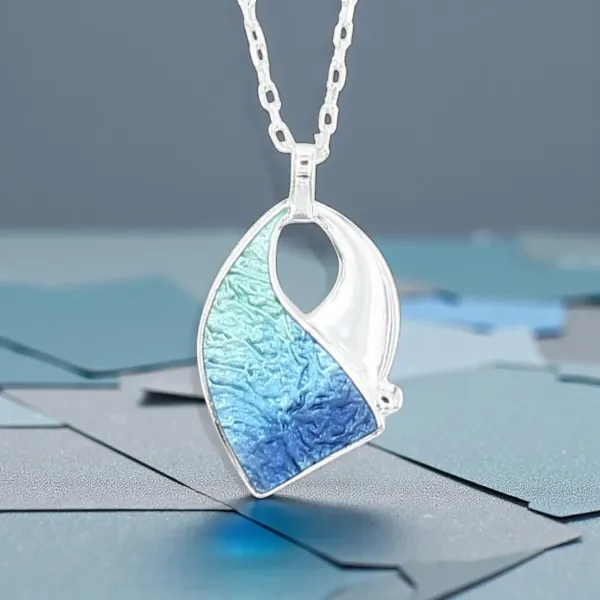 AH Shines of Color blau 23.01