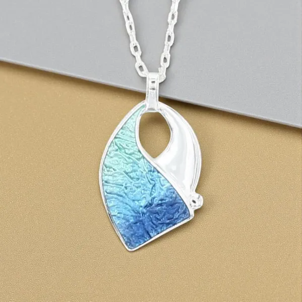 AH Shines of Color blau 23.01