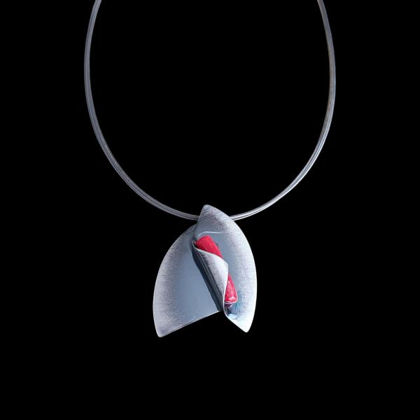 Halsschmuck mit Koralle