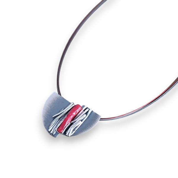 Halsschmuck mit Koralle