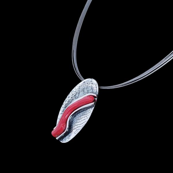 Halsschmuck mit Koralle