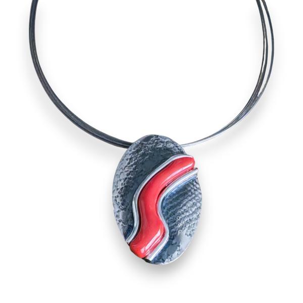 Halsschmuck mit Koralle