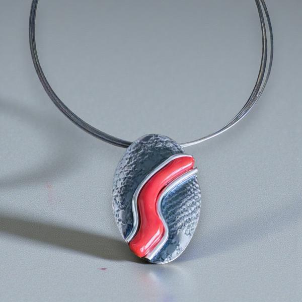 Halsschmuck mit Koralle