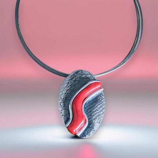 Halsschmuck mit Koralle