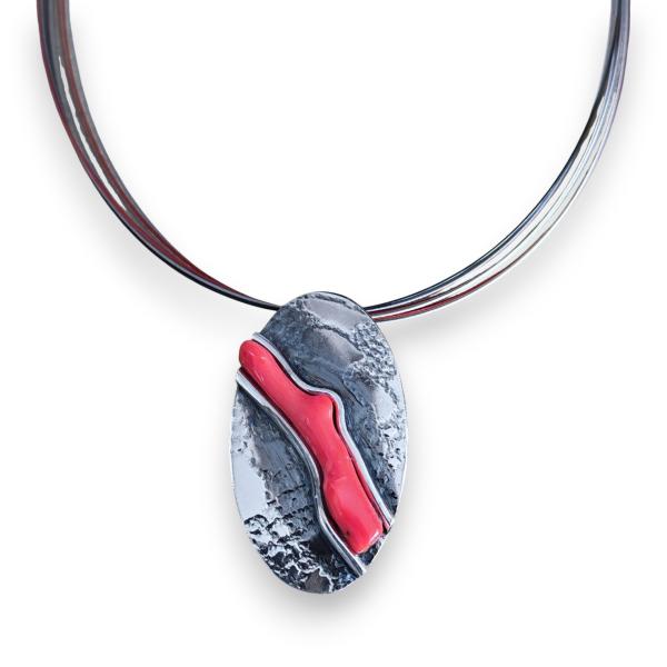 Halsschmuck mit Koralle