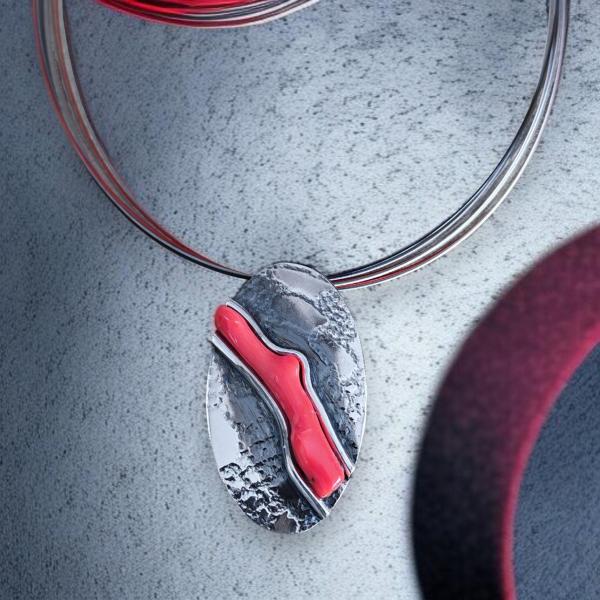 Halsschmuck mit Koralle