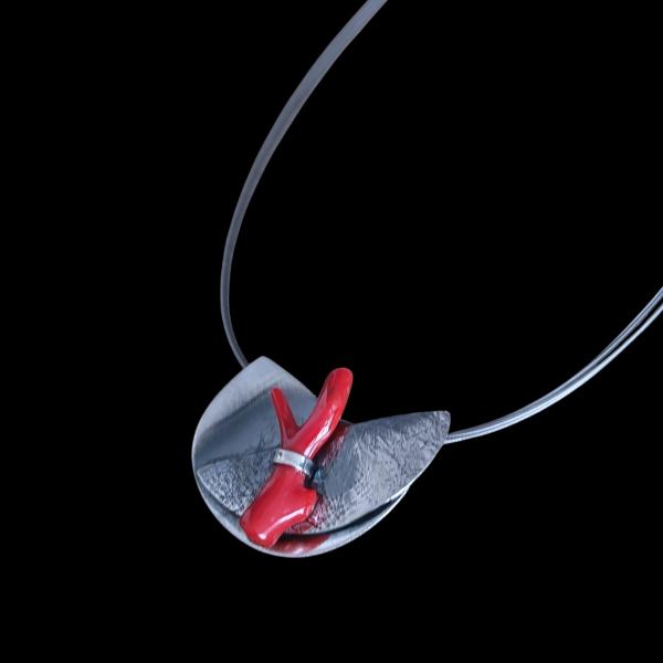 Halsschmuck mit Koralle