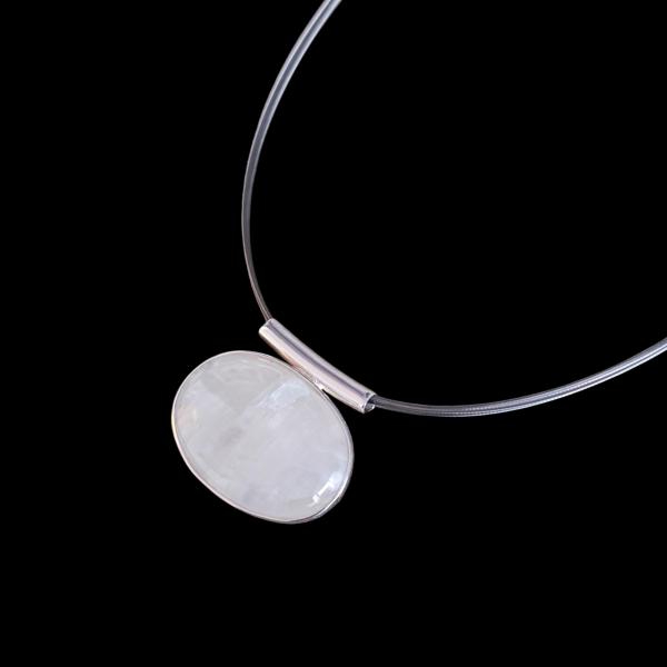 Halsschmuck mit Mondstein
