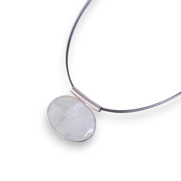 Halsschmuck mit Mondstein