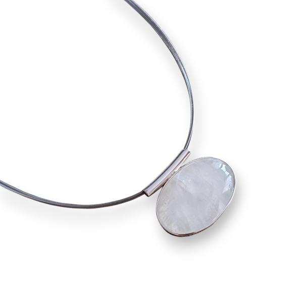 Halsschmuck mit Mondstein