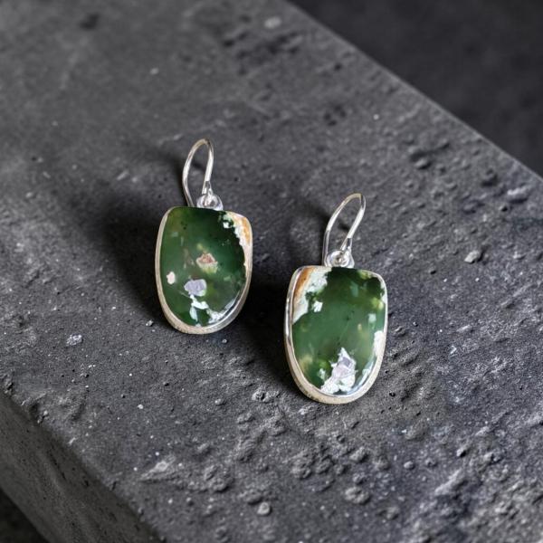 Ohrhänger mit Grünopal in 925 Silber