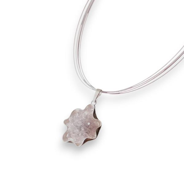 Halsschmuck mit Amethystrose
