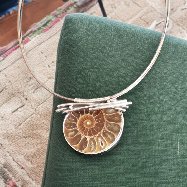 Halsschmuck Ammonit in 925 Silber